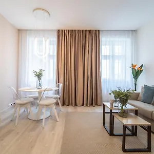 https://apt-deluxe-in-old-town.praguehotelsweb.com